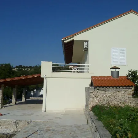 Apartament Tini